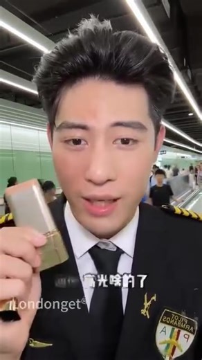 🥰 Your Perfect Match, Every Time! ✨ Tired of foundation guesswork? Discover our viral 2-in-1 Color-Changing Foundation Stick – the magic stick that perfectly matches your unique skin tone! 🔆📌 💗⚖Intelligent Color Match: Watch it transform to your exact shade for a flawless, natural finish! Never guess your foundation color again. 💦💎Lightweight & Hydrating: Creamy, breathable coverage that feels like a second skin. Say goodbye to cakey makeup! ✅🎈Conceal & Perfect: High-concealing power blur