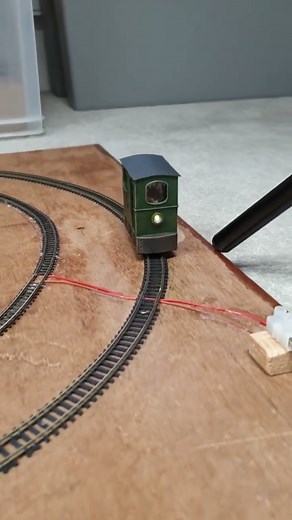 Complete O9 / On18 Schaefer Loco Running