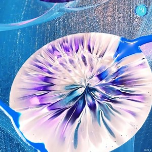 Using BALLOONS To Create Abstract Painting | MollysArtistry