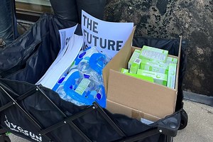 Pro-choice protesters offered me free Plan B within five minutes before the DNC