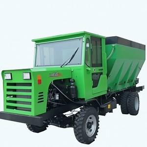 [Hot Item] for Greenhouse Farms. a 6-Cubic-Meter Manure Spreader with Double Discs and Four-Wheel Drive Suitable