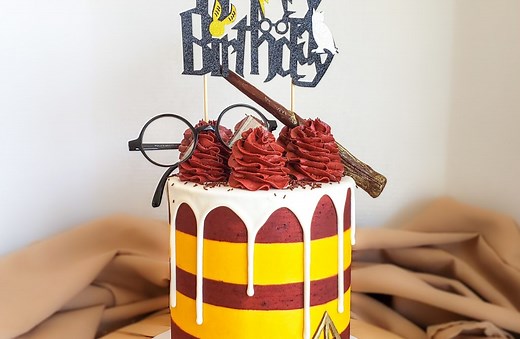 Bring Hogwarts home! Here’s how to make modeling chocolate Harry Potter wands