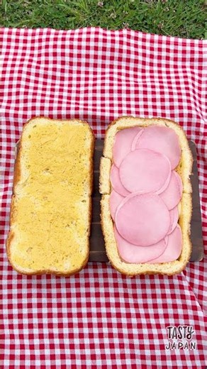 【この食パンの食べ方がすごい】くり抜いて具材を詰めるだけ！思わず写真を撮りたくなる巨大ミルフィーユサンドイッチ / Mille Feuille Sandwich
