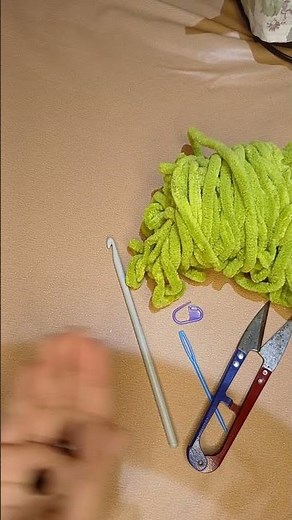 learn how to crochet a cute jellyfish with me ! #crochet #jellystone #octopusplush #crochettoys