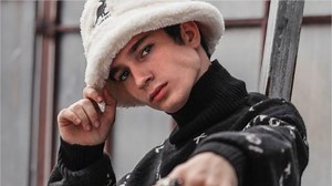 León Leiden “sale” de Tik Tok para demostrar su talento fuera de internet