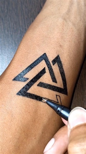 DIY The Infinity Triangle's tattoo design with gel pen