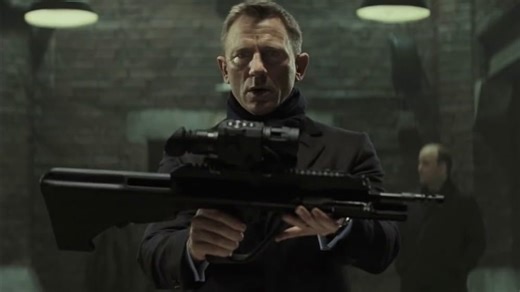 Spectre: Q's Lab (Portuguese/Brazil Subtitled)