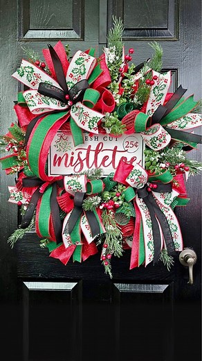 Watch our Mistletoe Wreath Kit come to life! Festive mode: ON 🌲🎅 ✨ ✨ #mistletoe #wreath #christmasdecor #merrychristmas #christmas #holiday #wreathsupplies #diycrafts #wreathmaking #diy #holidaydecor | The Wreath Shop