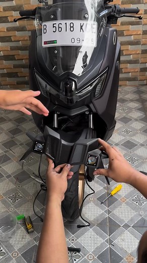 1.9K views · 5K reactions | Ini asli 100% model desain ide dari isi kepala saya! Gak meniru model motor lain,di copy banyak orang bahkan sampai jadi plastik, kaum tukang tipu pencuri mau bikin dalill apa untuk bela diri? | Arief Nursyam Jeni | Facebook