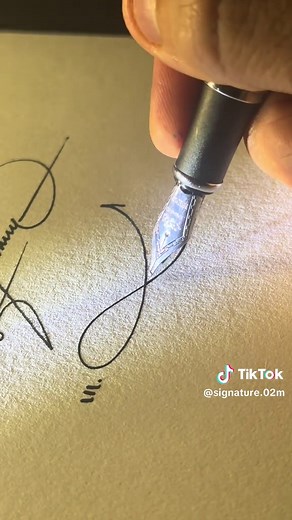 How to sign the letter E?