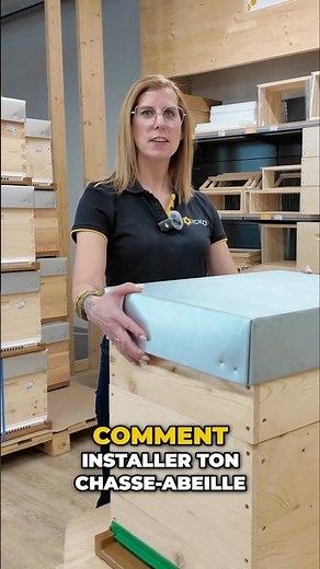 Install a bee escape in 30 seconds 🐝 | ICKO Apiculture Tip