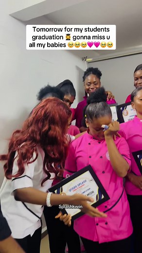 Students that are like bestie to me I don’t hv friends i make them my best friends just no that i love u all just go into the world and represent me u all will surely go far 🙏🥹🩷 #queensplashcakes #makemefamous #fypシ゚viral #fyppppppppppppppppppppppp #goviral #fyp