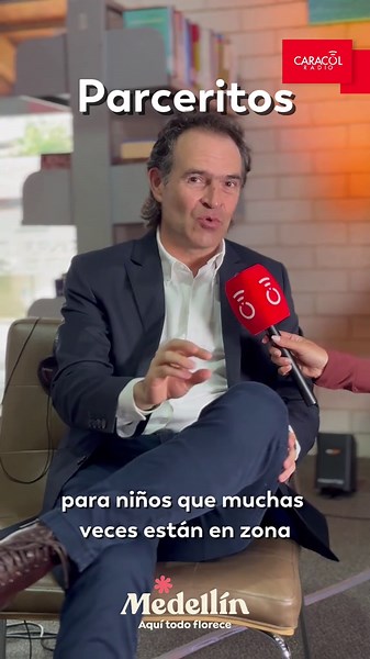 En Caracol Radio, el alcalde de Medellín, Federico Gutiérrez, dio detalles del programa ‘Parceros’, una iniciativa distrital que busca ayudar a jóvenes, niños y mujeres. 🔗 Más detalles en www.caracol.com.co #CaracolRadio #Medellín #FicoGutierrez
