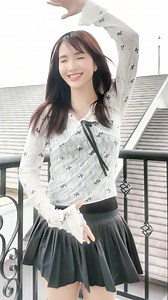 1M views · 20K reactions | Cũng kg biết là đang làm gì, Tại bị ép quay á… | Jang Mi | Facebook