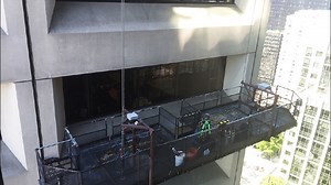 2 window washers safe after being stuck atop Downtown Seattle building