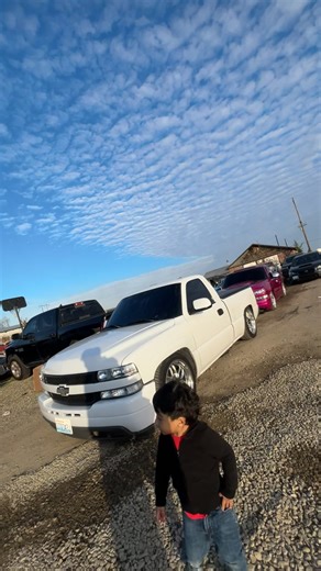 Sitting Clean: A Showcase of Dropped Trucks