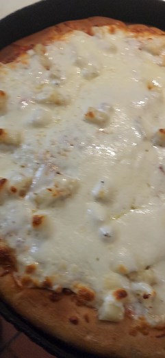 Chicken cheese pizza the best way to start your weekend. | Numero Uno Pizza Lawndale CA | Facebook