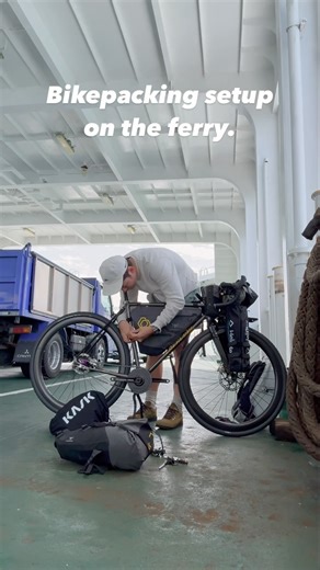 けんたさん on Instagram: "初めてのフェリー上での輪行解除&バイクパッキング しまなみで初自転車キャンプ、動画お楽しみに〜 #cafeducycliste #foreveroutsiders #roadbike #gravelbike #ロードバイク #bikepacking #しまなみ海道 #kask #koo"