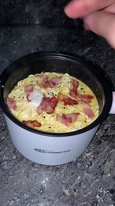 46K views · 484 reactions | Pancit canton ramen hack using Maimeite’s electric cooking pot. #MAIMEITE | Seri Series | Facebook