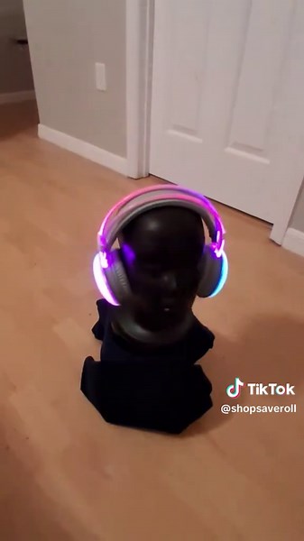 LED 🎧- Bluetooth📶Amazing Sound 🎵Noise Cancel🔇 Make Calls 📞 ##rgbheadphones #ledlights #gamingsetup #tiktokshop #fyp