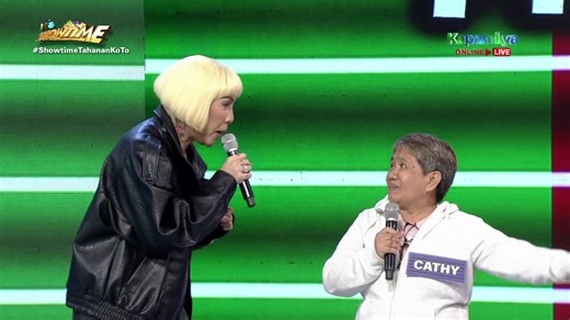 Nanay Cathy, pali-POT li-POT sa jackpot round ng Laro Laro Pick 😅 Ang tanong ay: "Ano ang pangalan ng character ni Vice Ganda sa pelikulang #CallMeMother?" Panoorin ang kaganapan sa #ItsShowtime: | ABS-CBN