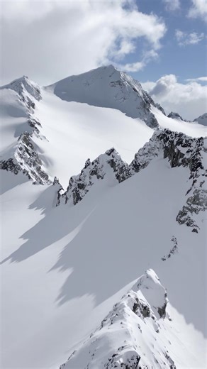 Ski & ride the most expansive terrain in North America at Whistler Blackcomb plus access top resorts in Australia. | Whistler Blackcomb