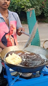 HardWorking Boy Selling Big Size Ulta Vada Pav||Street food Recipe #foodie #streetfood | Ghumakad Foodie India