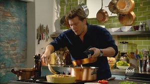 83K views · 869 reactions | This suuuper cheesy mac and cheese with bacon has over 300 5-star reviews for a reason!  Subscribe to discovery+ to stream more of #TylersUltimate with Tyler Florence: https://links.discoveryplus.com/EIk5H8M26gb. #discoveryplus Get the recipe: https://foodtv.com/3FFxD27. | Food Network | Facebook