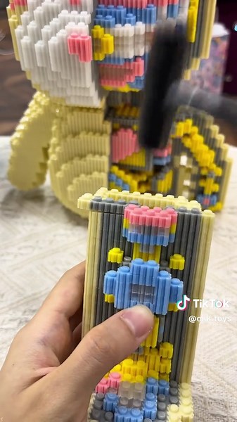 小熊ちゃんとビルディングブロックの愛らしさ