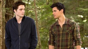 ‘It Was Awkward At Times’: Taylor Lautner Gets Real About Why He And Robert Pattinson Never Got Close On Twilight