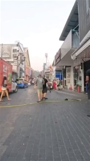 Bodybuilder Knocks Out Two Tourists in Wild Street Brawl