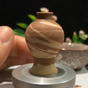 Pottery enjoys a history of thousands of years in China. In the capable hands of this modern-day artisan, several pieces of clay become one exquisite pot. #Heritage #FunChina | China Plus Culture