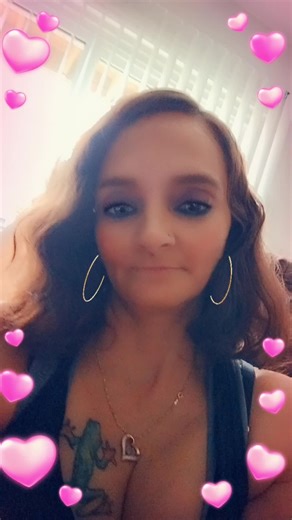 sexypineapple (@sweetlittlepineapple)’s videos with 5 Foot 9 - Tyler Hubbard