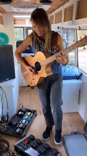 This is the riff to a song called ‘chains’ I don’t know if it will make the Red album but who knows 🤷‍♀️ Hope everyone having a great start to there weekend! I am off to play at a Festival this afternoon! 🙌🥳🎶 Speaker: @qscaudio Looper: @sheeranloopers Effects Pedals: @roland_aus Guitar: @coleclarkguitars #noodle #riff #loop #guitar | Majelen