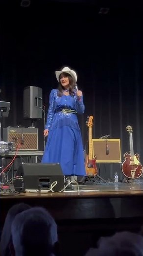 Dawn Turlington as Patsy Cline Performing I Fall To Pieces