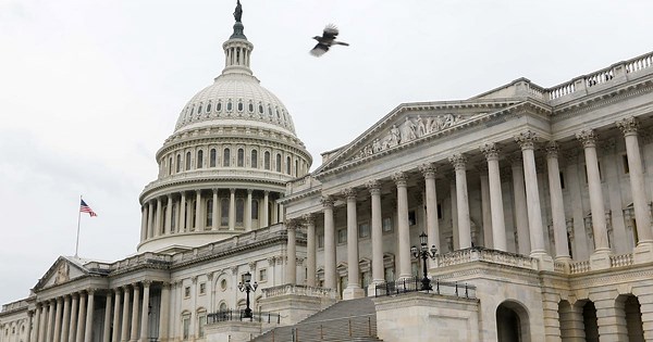 Government shutdown latest: Senators working through the weekend; 1,000 flights canceled