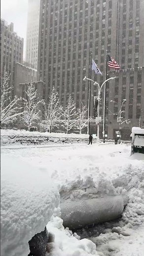 Heavy Blizzard in New York City Real Snowstorm Walking Tour (4K) #nycnight #snow #exploreny