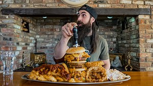 817K views · 21K reactions | 30 minutes to eat 8lb of grub! If you're successful you get the £25 meal FREE, a complimentary drink of your choice (including some saucy top shelf) and a coveted winner's t-shirt! Know someone who's got the belly for it? A few months back I dropped by The New Anchor Inn to have a crack at their as yet unbeaten Anchor Burger Challenge... | Beard Meats Food | Facebook