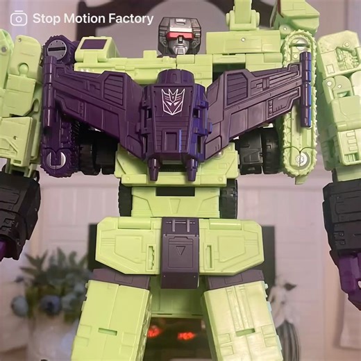 Constructor cons merge to form devastator transformer stop motion #transformers #stopmotion