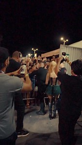 Que noite inesquecível! 🌴✨Obrigada, @massayoverao , por essa energia surreal, esse calor humano e essa troca linda. Foi especial demais! 💛🔥 | Joelma