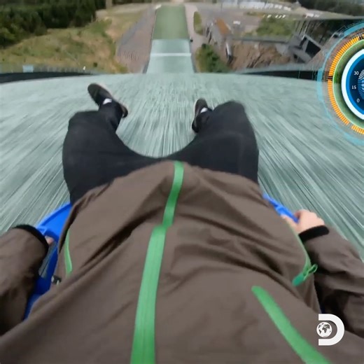 208K views · 584 reactions | Rushing over because a new #Caught! Wild & Weird America starts NOW on Discovery! | Discovery | Facebook