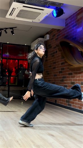 Labon ko❤️‍🩹 #dance #profesionaldancer #dancecover #dancer #dancerlife #danceperformance