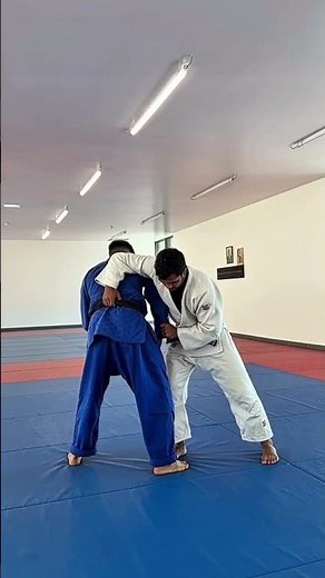🥋 Unstoppable Judo! 💥 One-Colla yoko wakare Throw You Must Master #judo #judoindia #shorts #jiujit