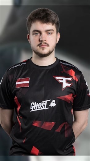 155K views · 5K reactions | Pro Player vs Roblox  #roblox #CS2 #esports #Shorts #Zzman #game #เกม | Zz Man | Facebook