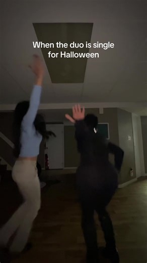 Halloween Look Inspired by Scary Movie Duo