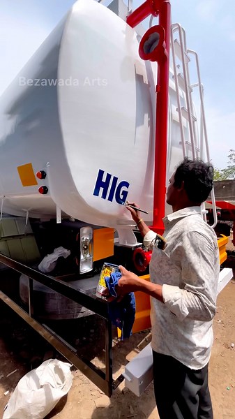 Talented Street Artist Creates AMAZING Paint Lettering On Tanker! 😱 #viral #shorts #art