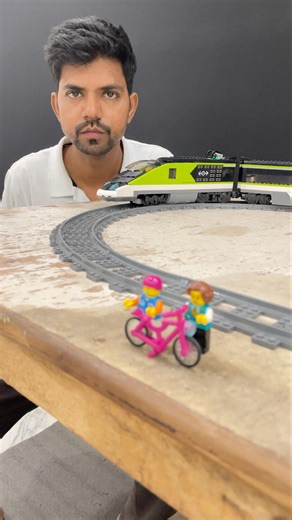 Lego High Speed Passenger Train Cute Girl Throw Loco Pilot Cycle