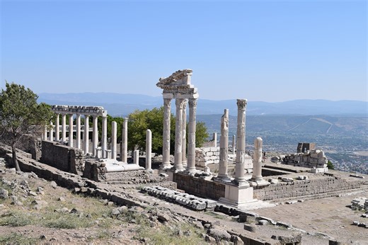 Pergamon: The Glorious Greek City and the Smart Alliance with Rome - GreekReporter.com