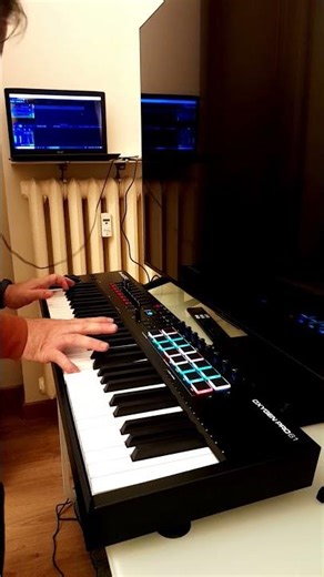 Me rendi ao KPop? 🤔 #kpop #golden #music #demonhunters #shorts #piano #italy