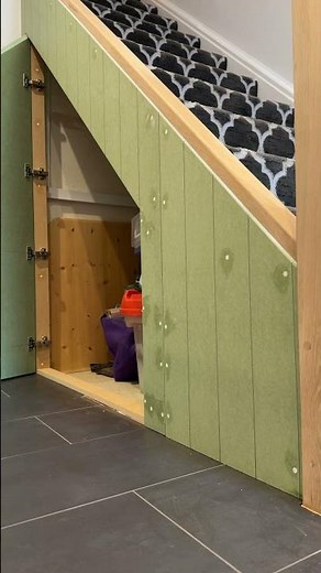 Under stairs cupboard frontal using MR MDF #carpentry